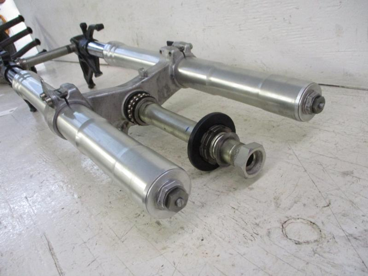 07 Kawasaki ZX6R Ninja P Forks Lower Triple Tree Axle Front